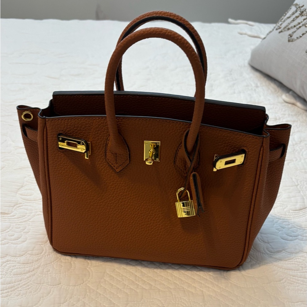 Chic Tan Leather Satchel